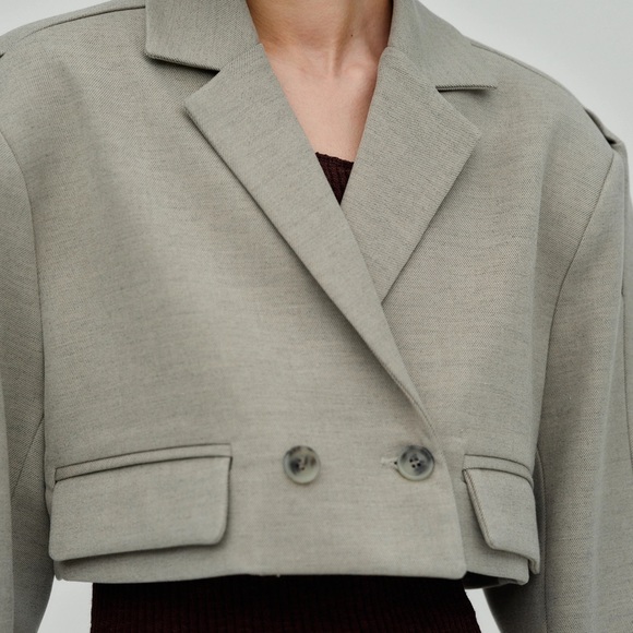 Source Unknown Cropped Suit Blazer in Earl Grey - Picture 4 of 8